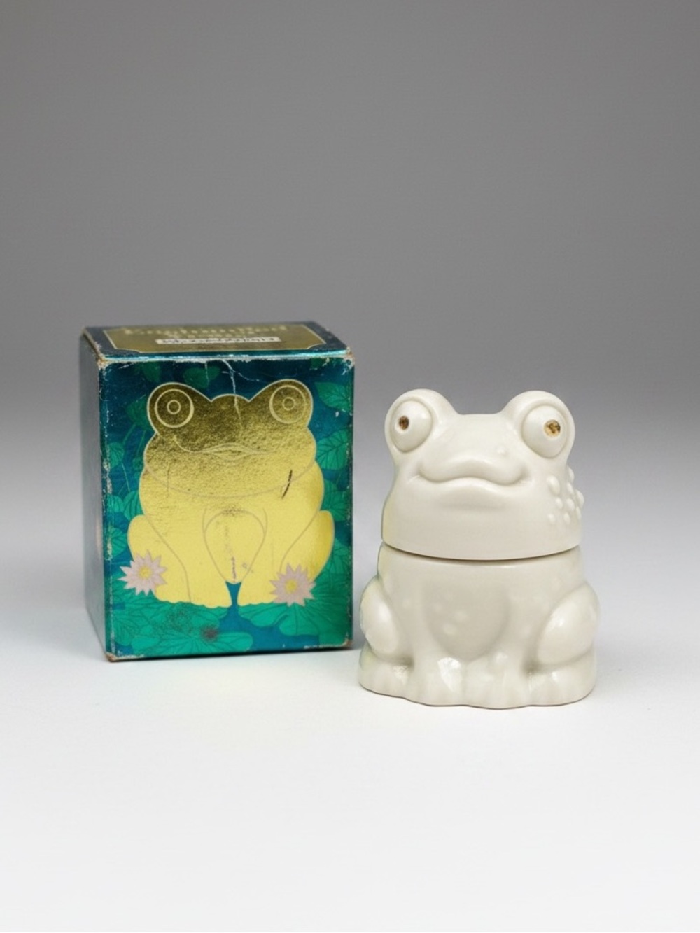 Vintage 70’s Avon Enchanted Frog Milk Glass Cream Sachet With Original Box